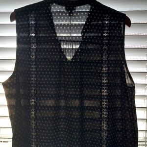 Torrid 2X V-Neck Crocheted Trim Sleeveless Tunic Top Plus
